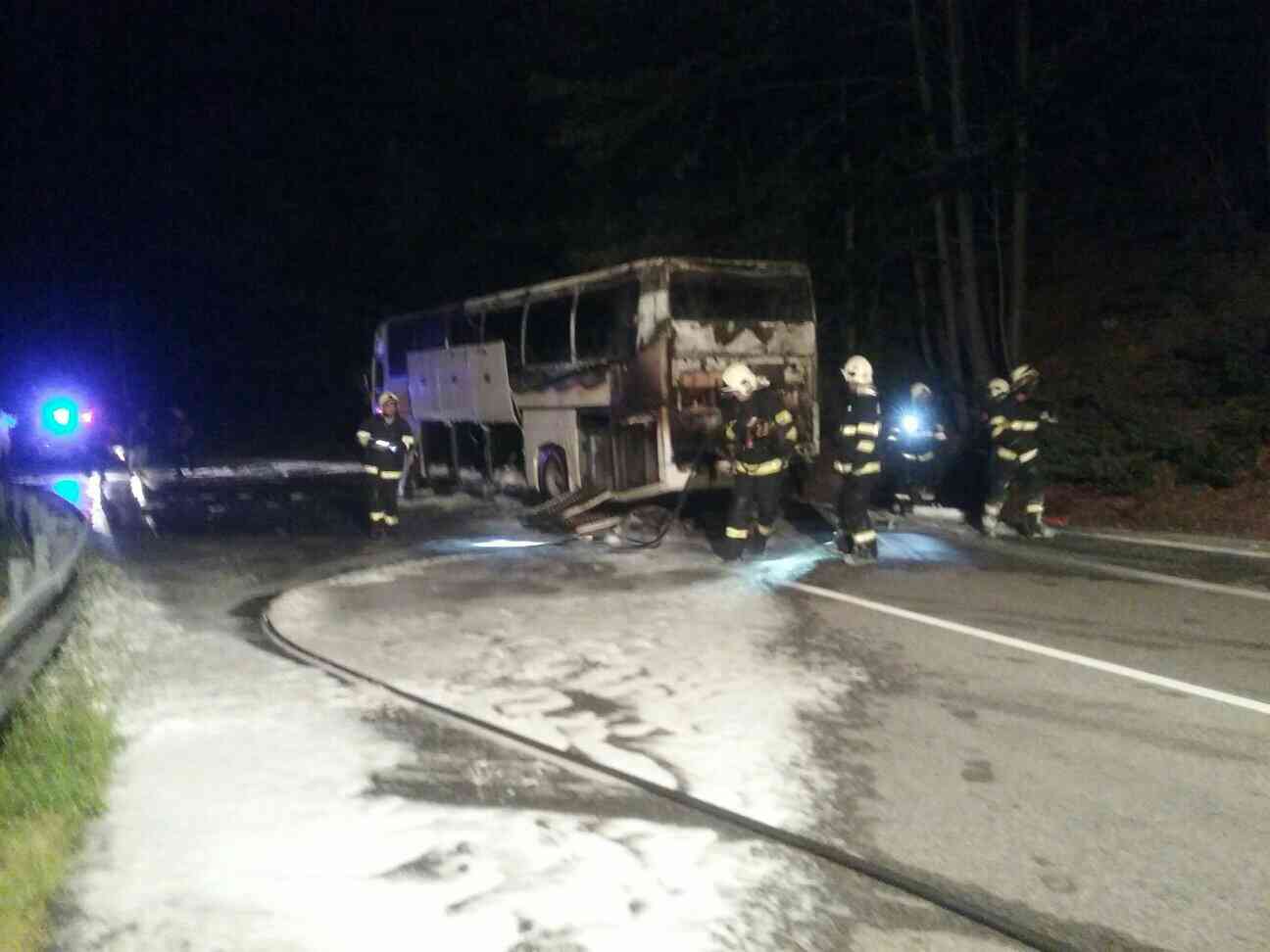 01 - Požiar autobusu v katastri obce Dolný Harmanec, okres Banská Bystrica